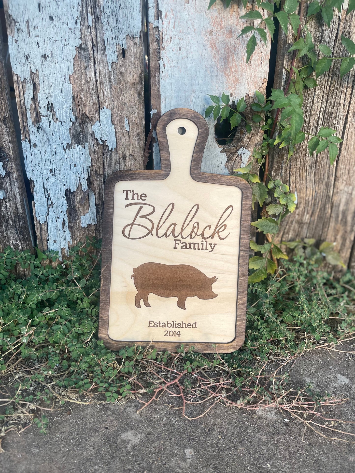 Custom Name and Year Pig Cutting Board Style Sign | Rustic Country Farmhouse Decor | Personalized Wood Engraved Swine Sign | Housewarming & Wedding Gift