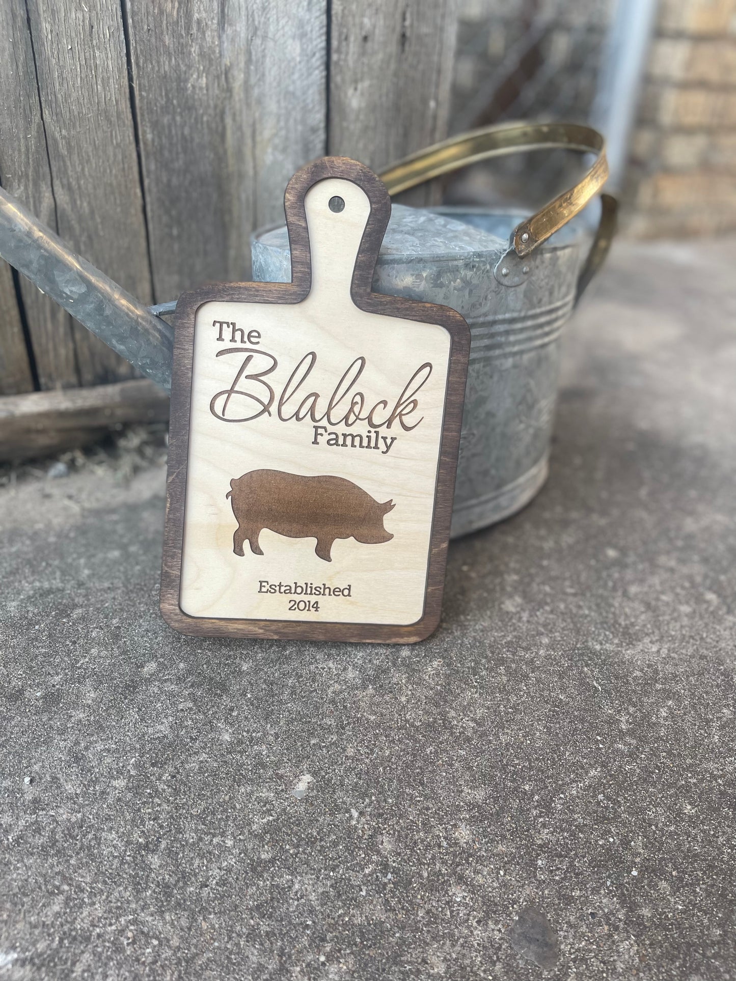 Custom Name and Year Pig Cutting Board Style Sign | Rustic Country Farmhouse Decor | Personalized Wood Engraved Swine Sign | Housewarming & Wedding Gift