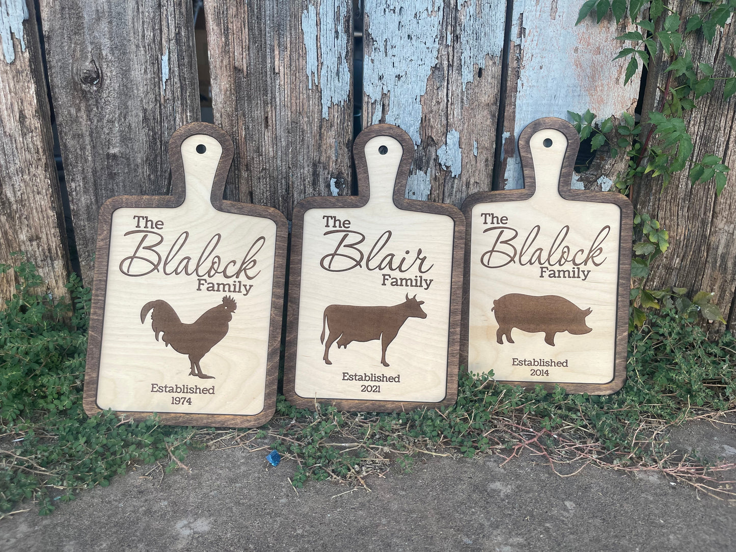 Custom Name and Year Pig Cutting Board Style Sign | Rustic Country Farmhouse Decor | Personalized Wood Engraved Swine Sign | Housewarming & Wedding Gift