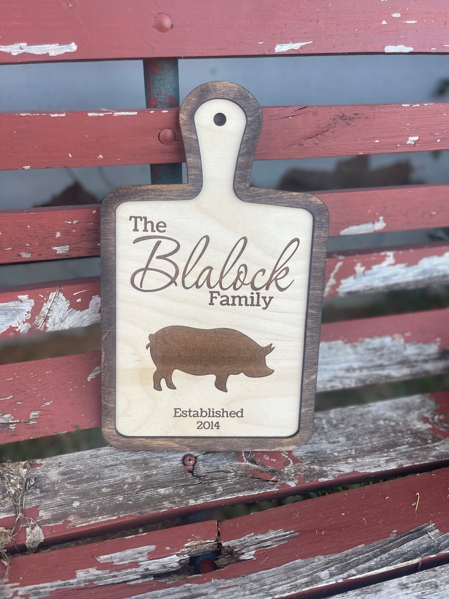 Custom Name and Year Pig Cutting Board Style Sign | Rustic Country Farmhouse Decor | Personalized Wood Engraved Swine Sign | Housewarming & Wedding Gift