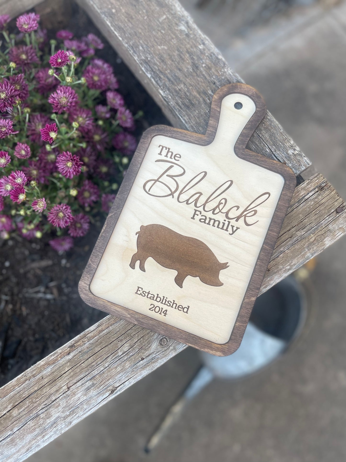 Custom Name and Year Pig Cutting Board Style Sign | Rustic Country Farmhouse Decor | Personalized Wood Engraved Swine Sign | Housewarming & Wedding Gift