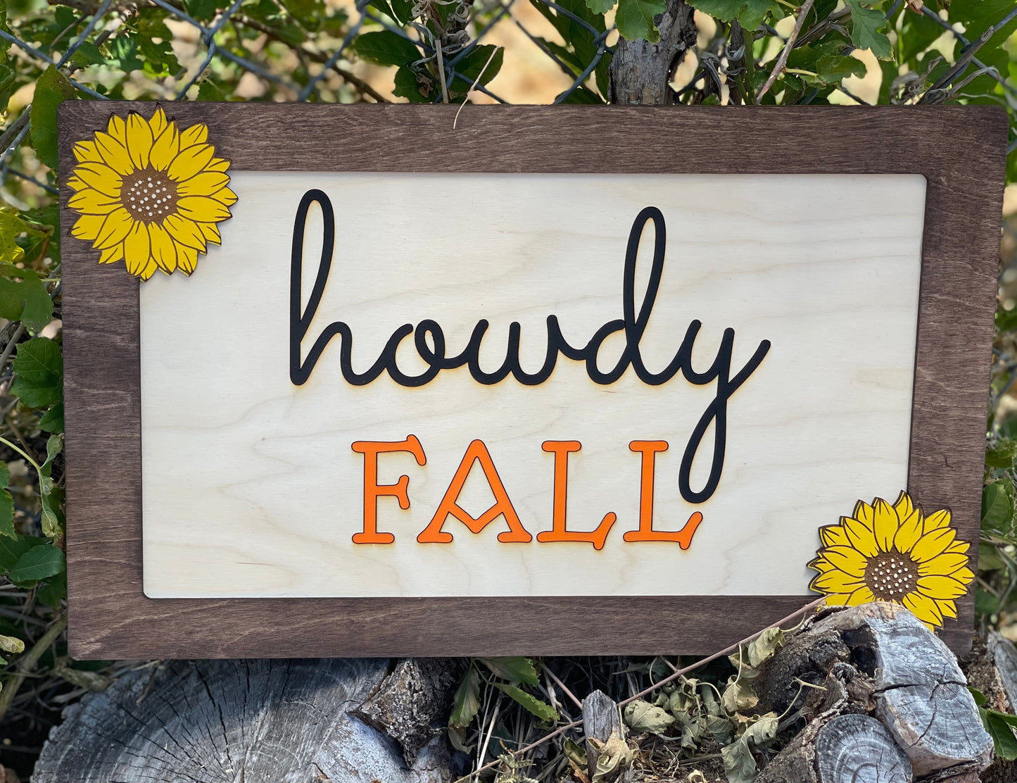 Howdy Fall Sunflower Wall Hanging – Hand-Painted Wood Engraved Sign for Wreath or Prop Decor