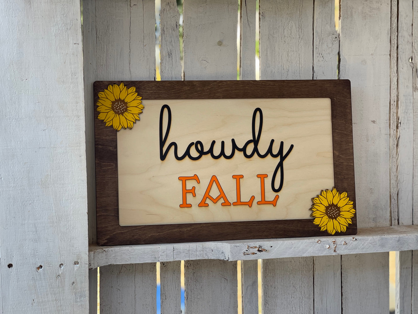 Howdy Fall Sunflower Wall Hanging – Hand-Painted Wood Engraved Sign for Wreath or Prop Decor