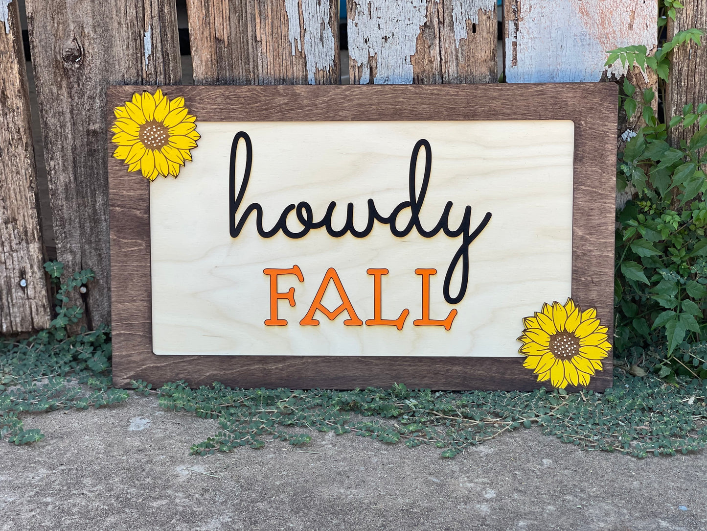 Howdy Fall Sunflower Wall Hanging – Hand-Painted Wood Engraved Sign for Wreath or Prop Decor