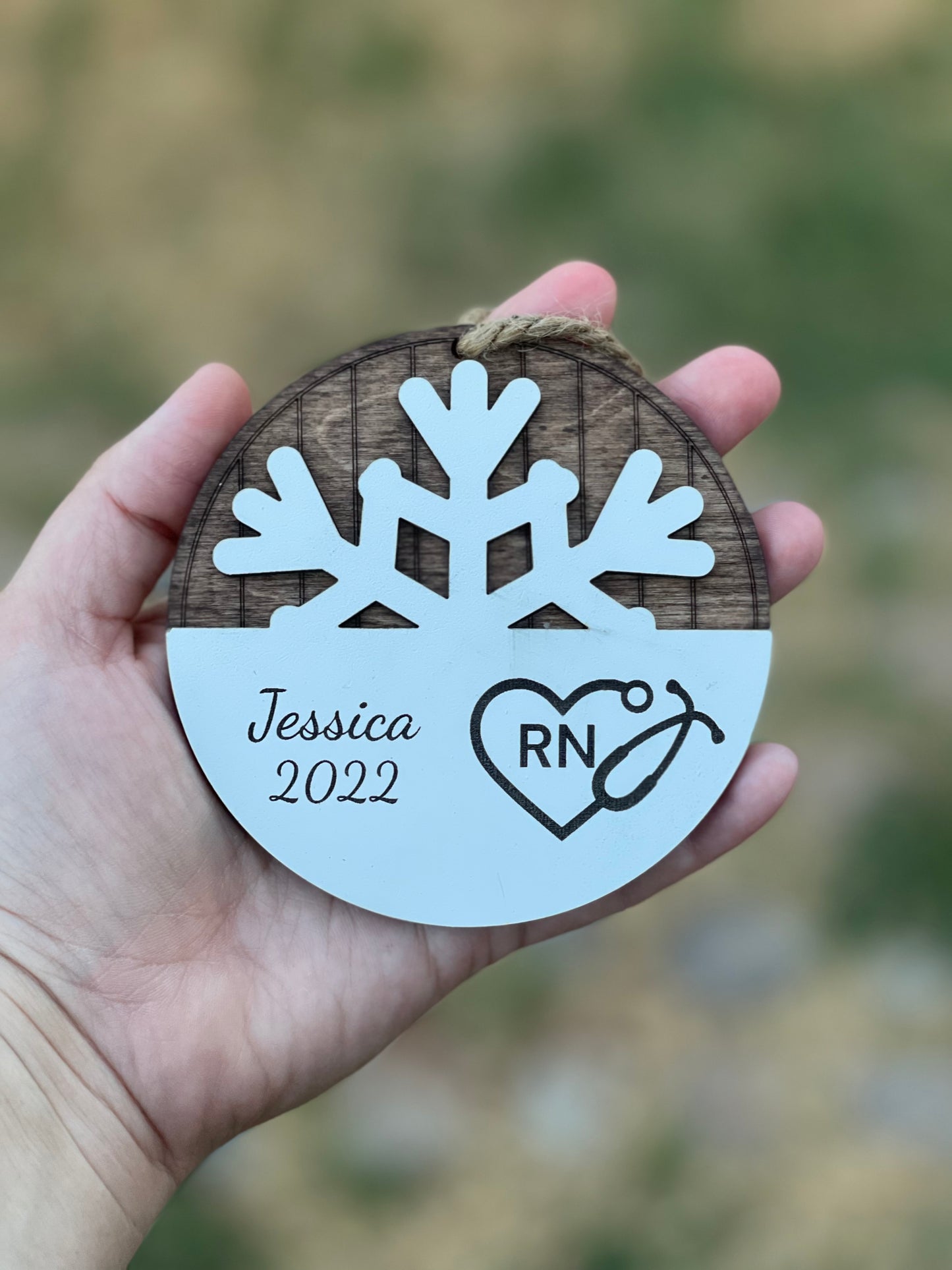 Personalized Nurse Stethoscope Heart Snowflake Ornament – Custom Engraved Medical Field Christmas Gift