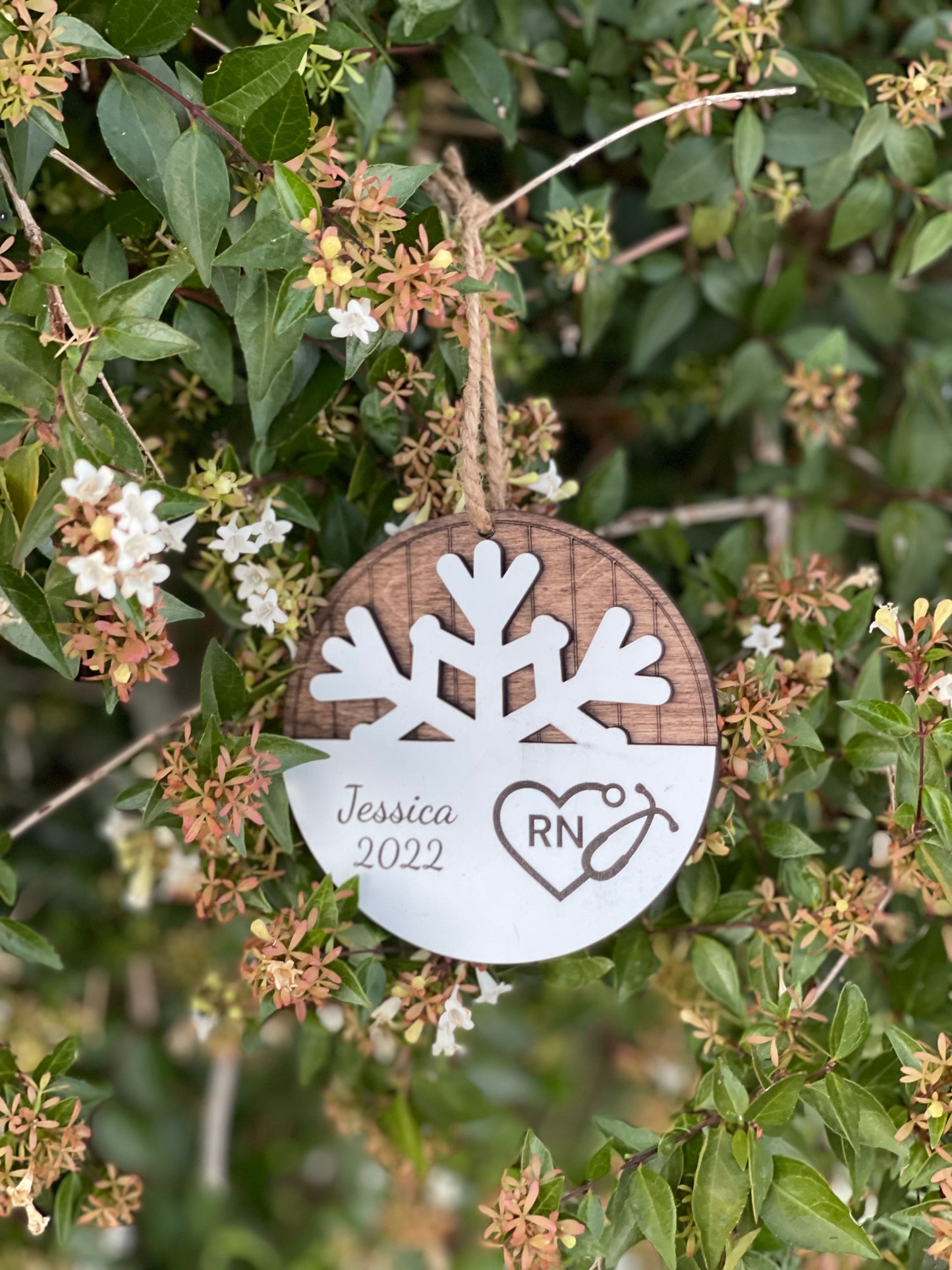 Personalized Nurse Stethoscope Heart Snowflake Ornament – Custom Engraved Medical Field Christmas Gift