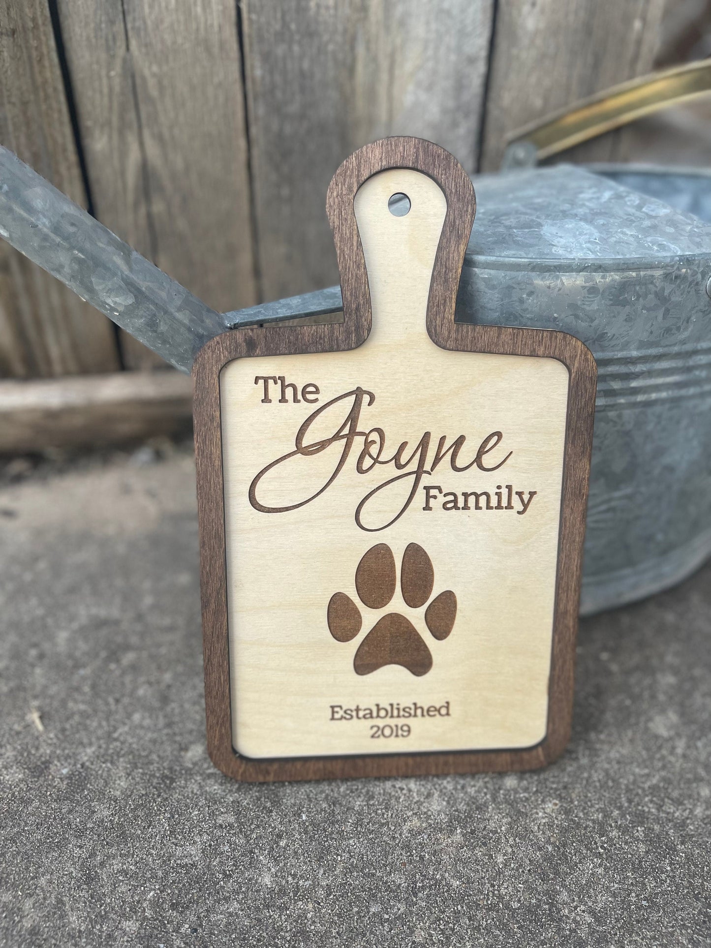 Personalized Cutting Board Style Sign with Paw Print | Custom Family Name & Established Year | Decorative Gift for Weddings, Bridal Showers, and Housewarming