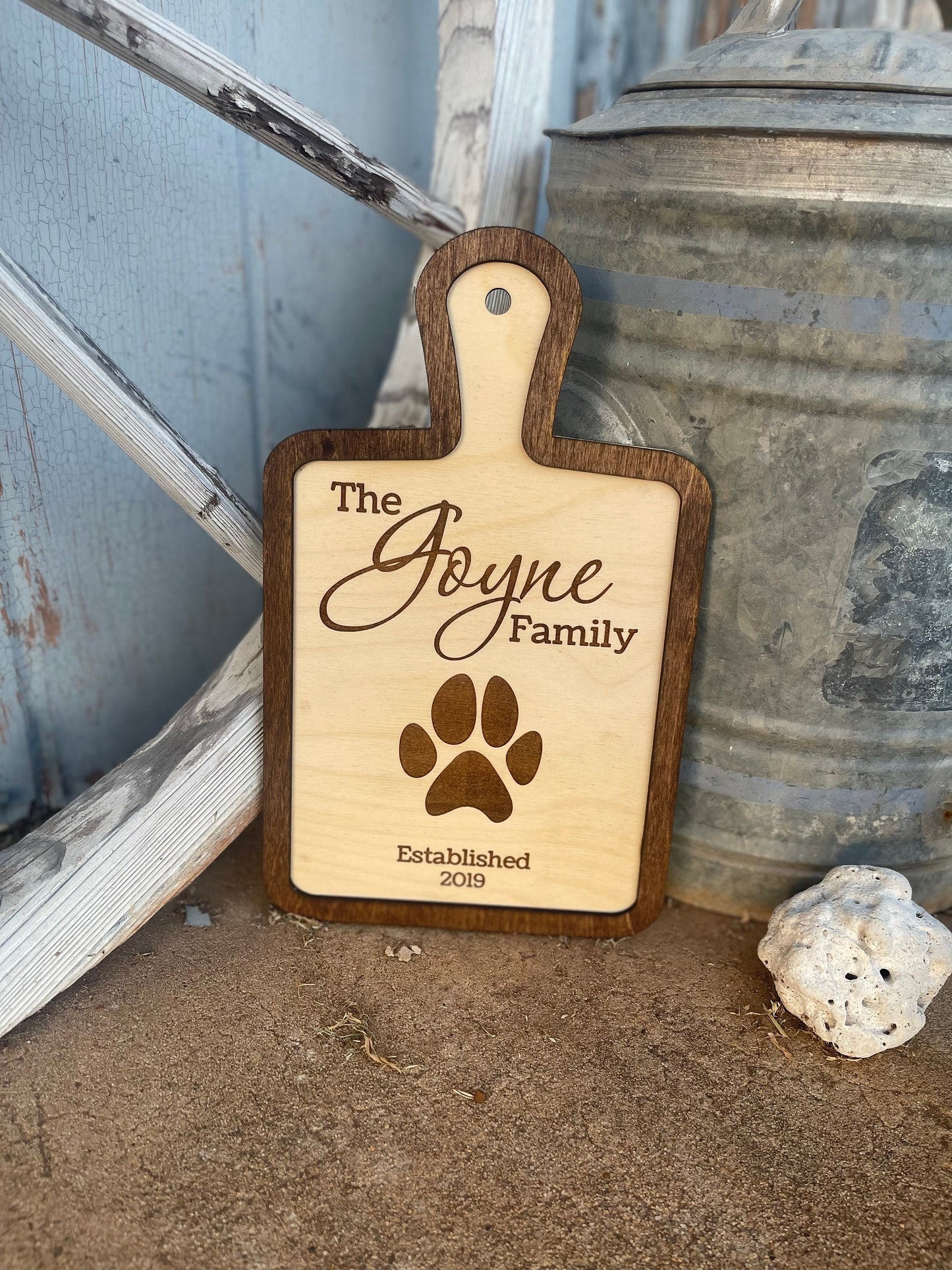 Personalized Cutting Board Style Sign with Paw Print | Custom Family Name & Established Year | Decorative Gift for Weddings, Bridal Showers, and Housewarming